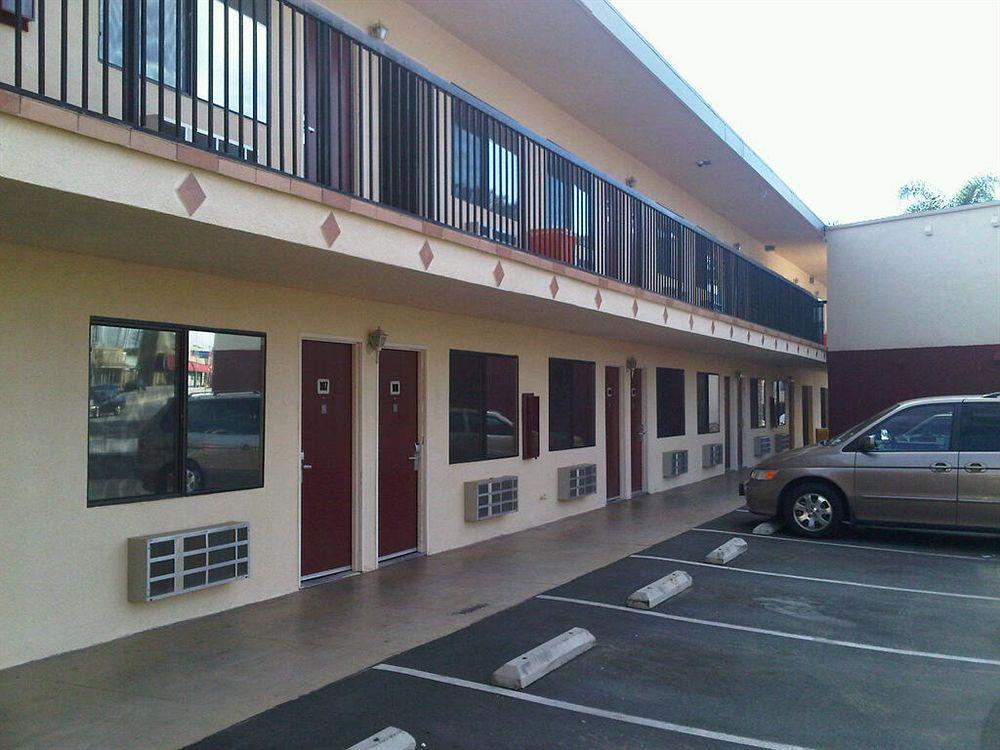 Americas Best Value Inn Pasadena Extérieur photo