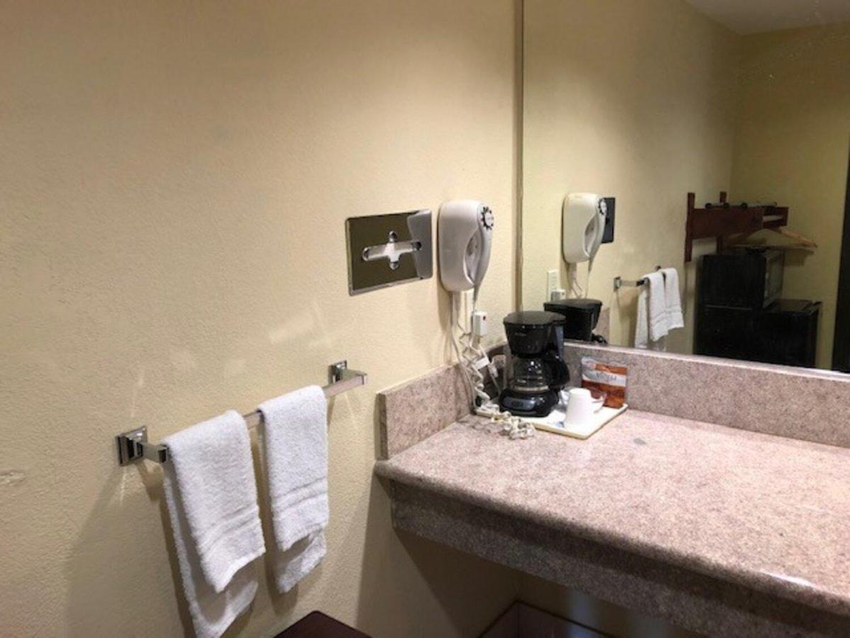 Americas Best Value Inn Pasadena Extérieur photo